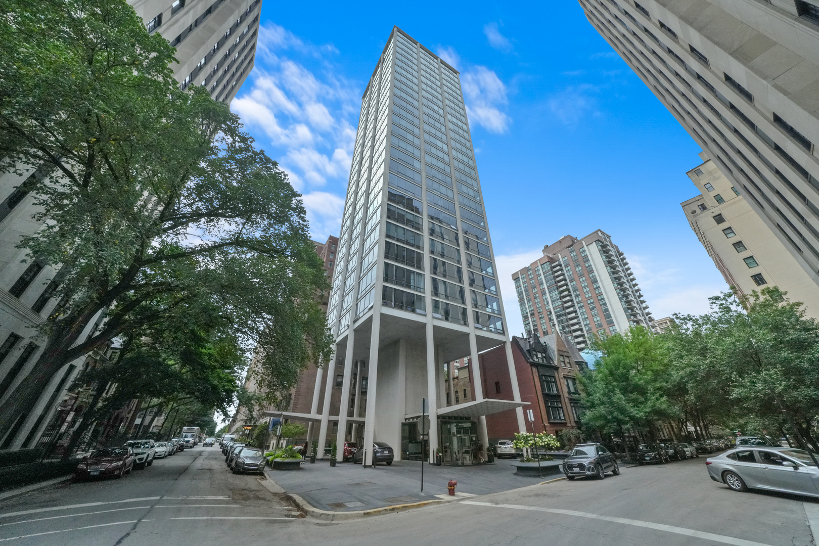 1300 N Astor Street Unit: 7B