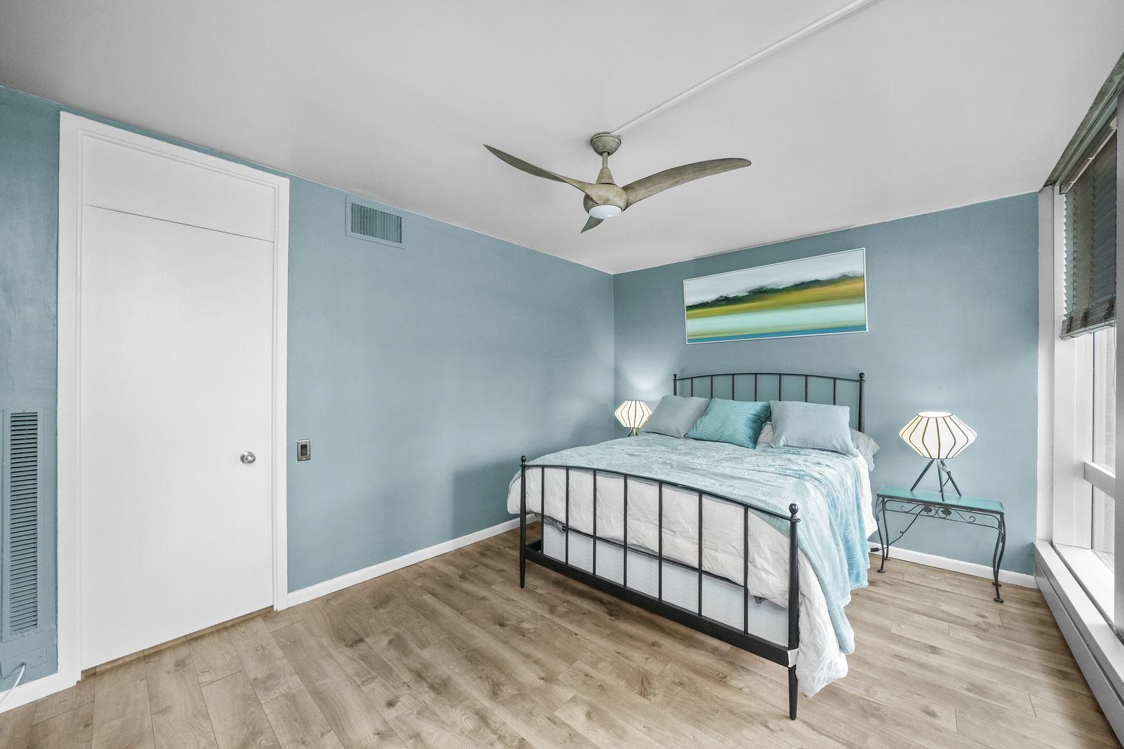 1300 N Astor Street Unit: 7B