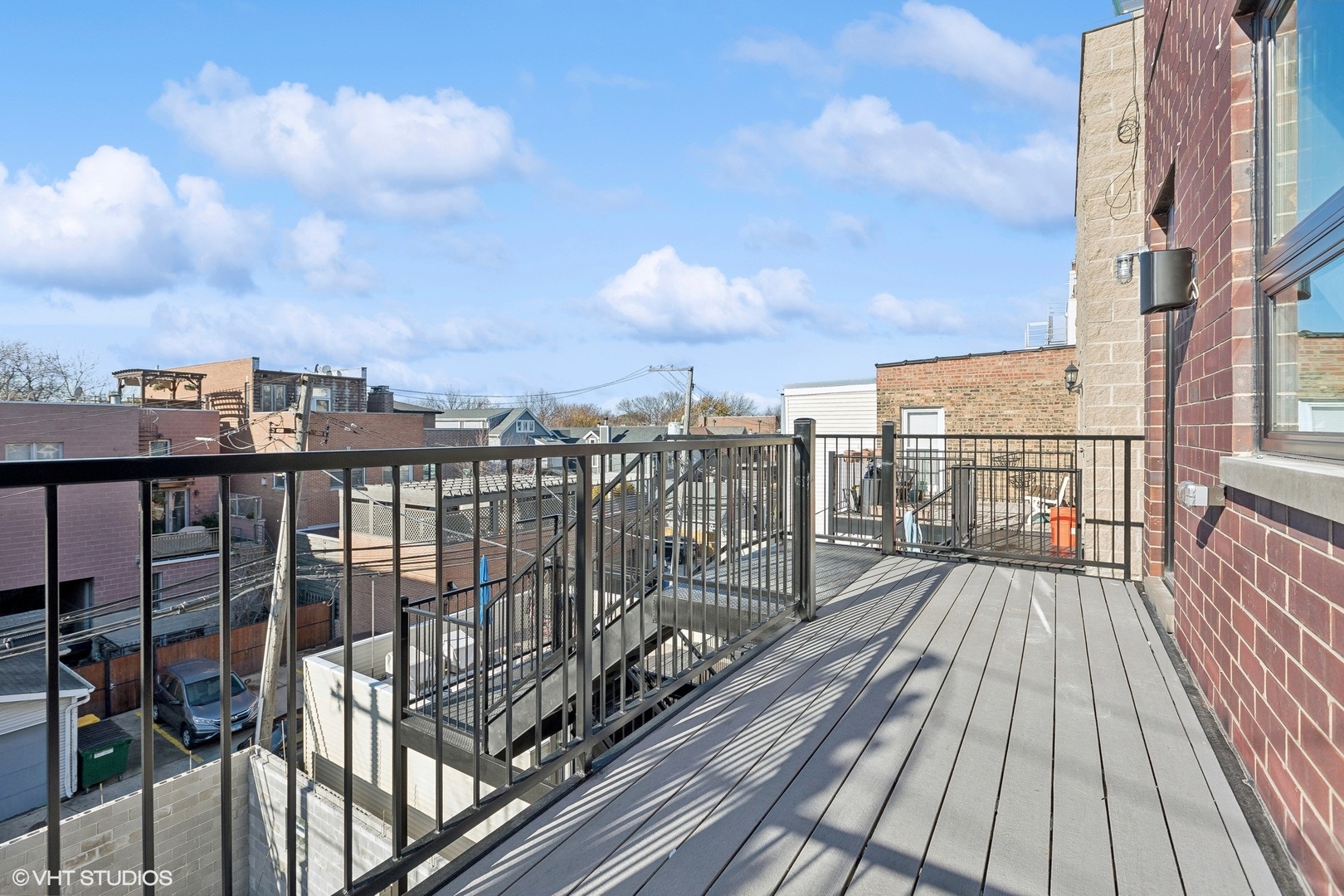 2414 N Southport Avenue Unit: 3