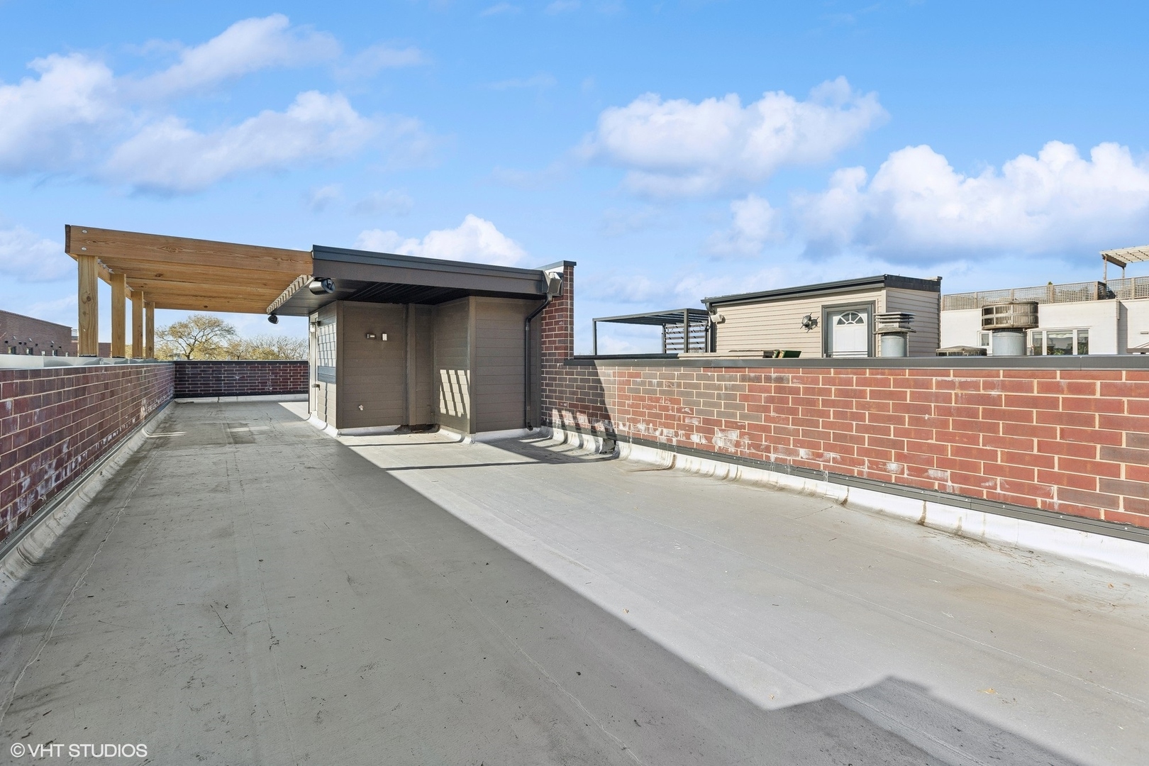 2414 N Southport Avenue Unit: 3