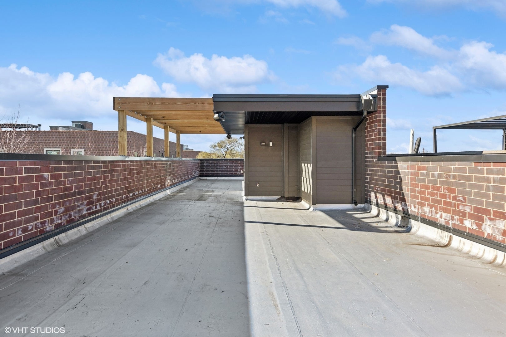 2414 N Southport Avenue Unit: 3