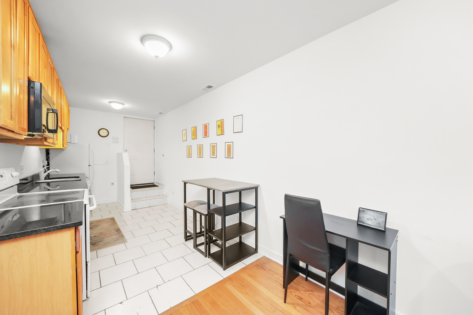 3337 N Lamon Avenue Unit: 1