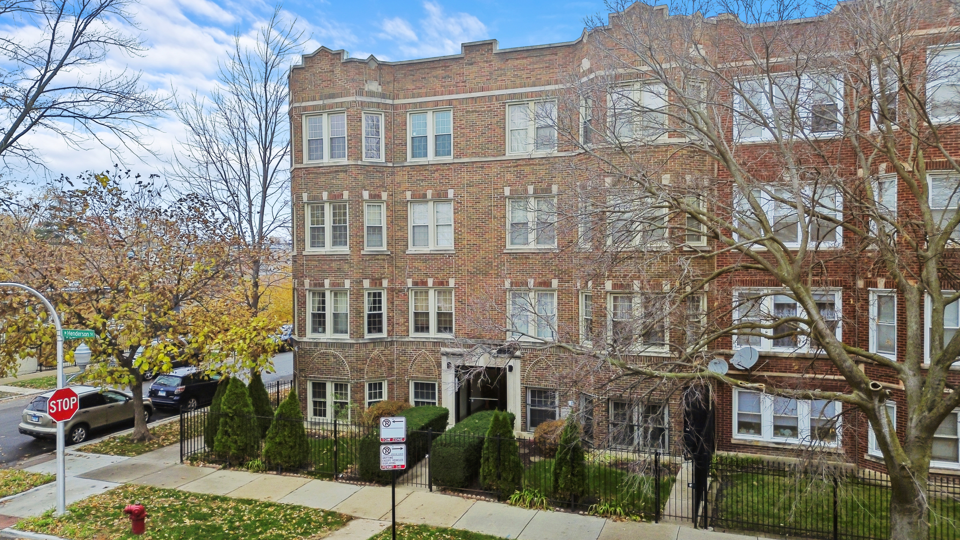 3337 N Lamon Avenue Unit: 1