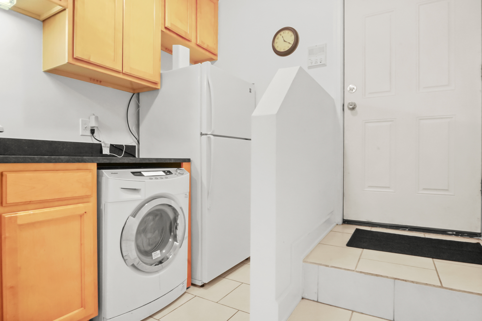 3337 N Lamon Avenue Unit: 1