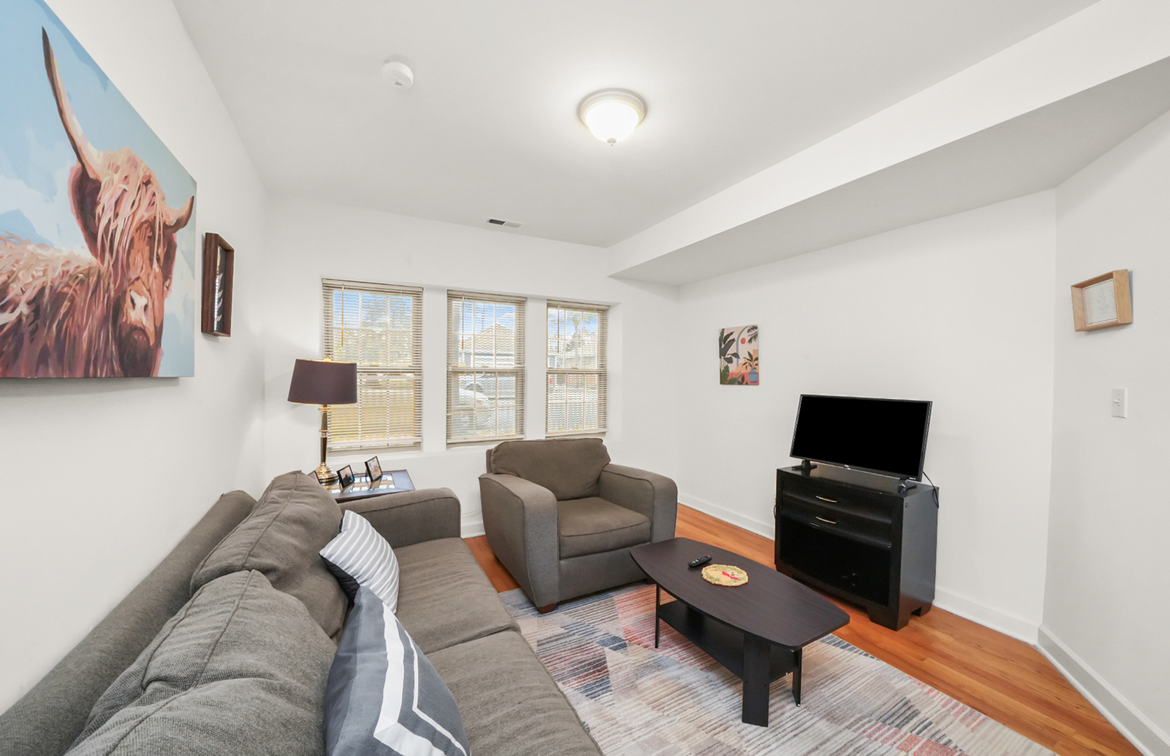 3337 N Lamon Avenue Unit: 1