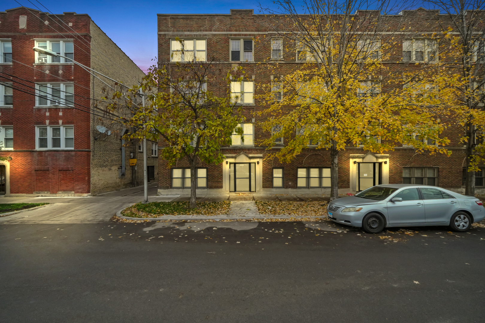 3337 N Lamon Avenue Unit: 1