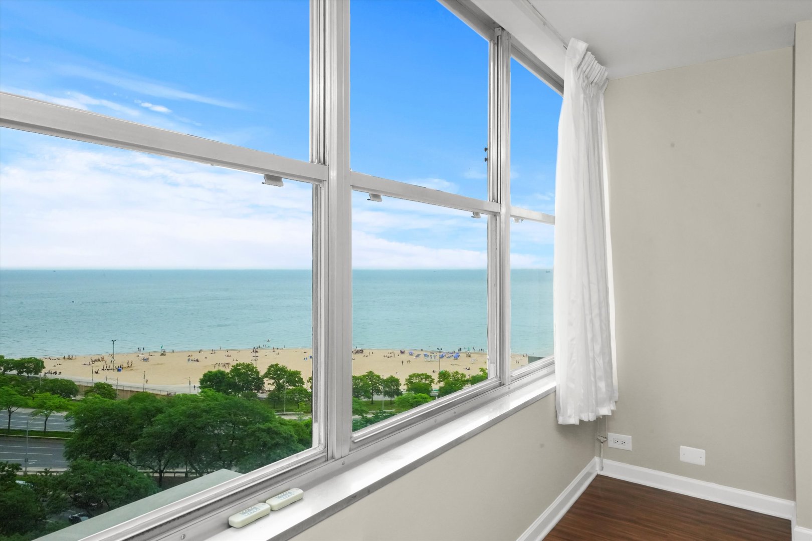 1000 N Lake Shore Drive Unit: 1406