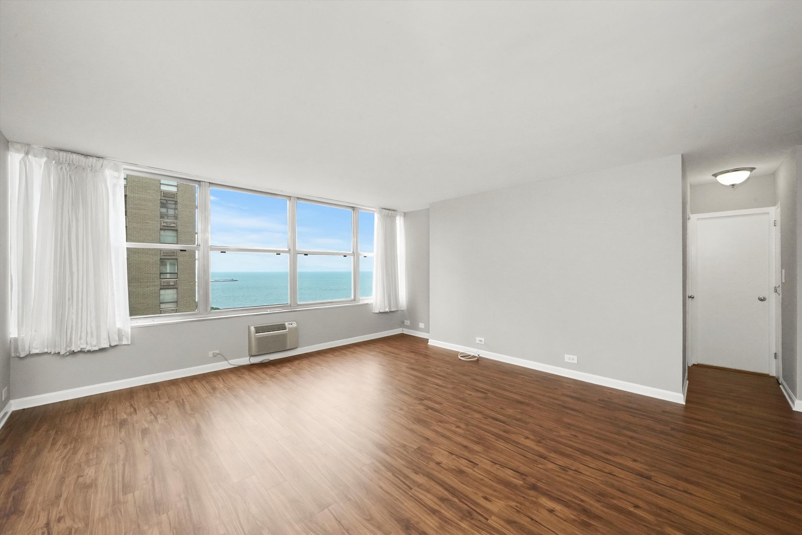 1000 N Lake Shore Drive Unit: 1406
