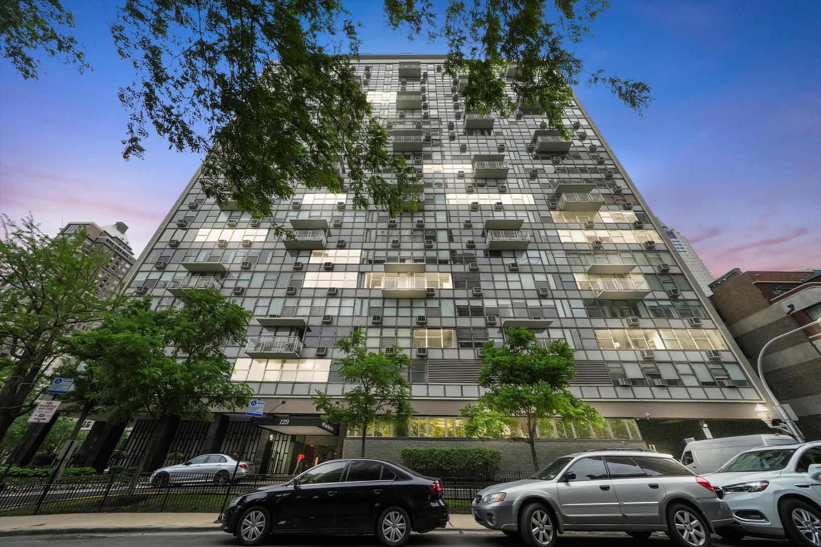 1000 N Lake Shore Drive Unit: 1406