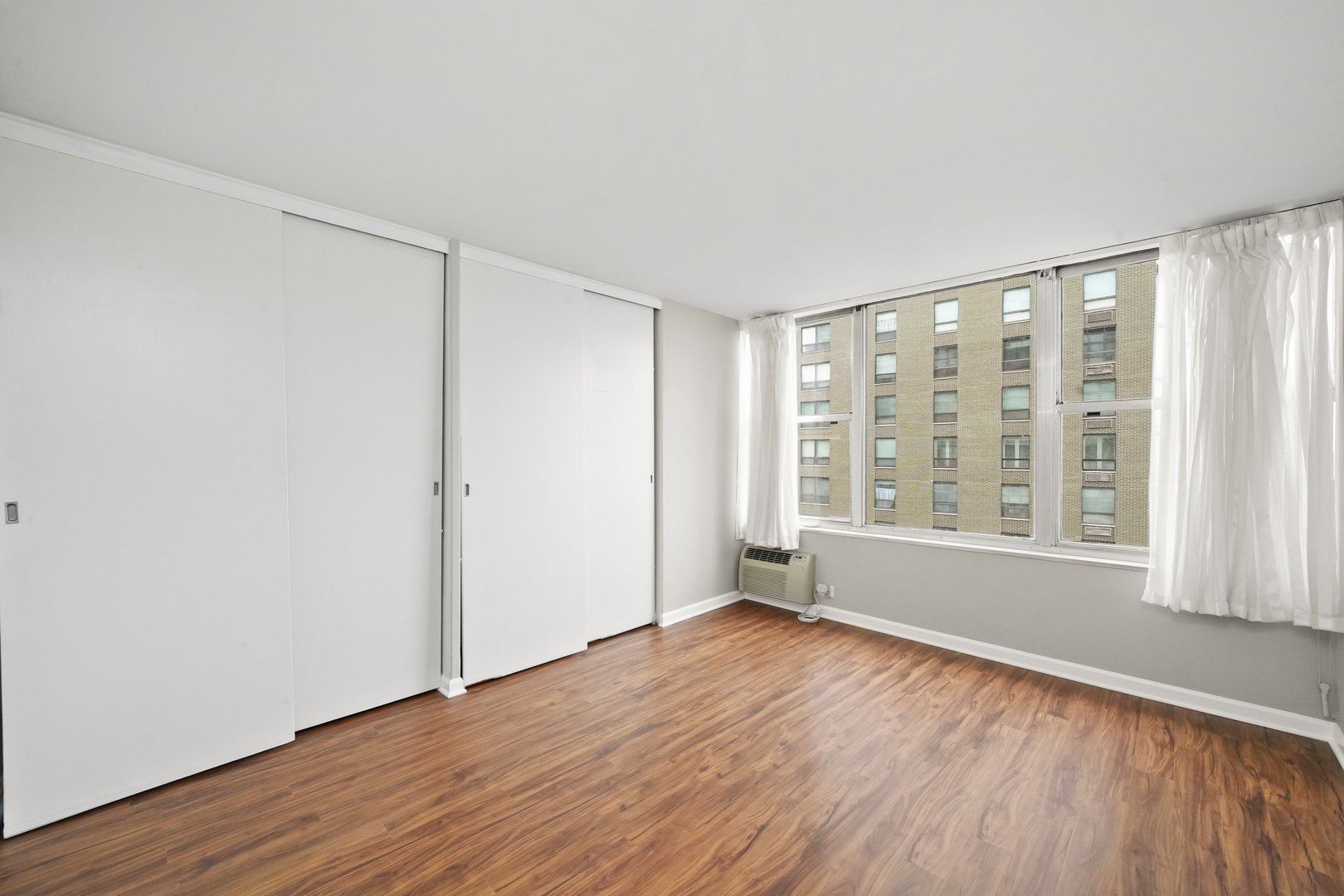 1000 N Lake Shore Drive Unit: 1406