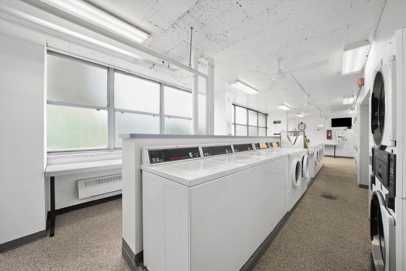 1000 N Lake Shore Drive Unit: 1406