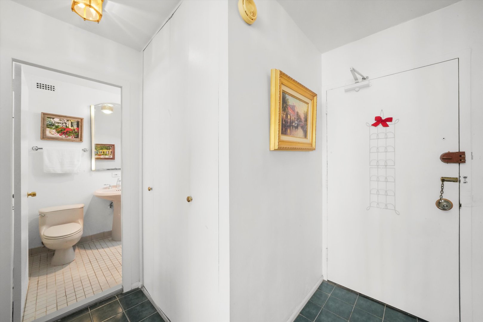 1460 N Sandburg Terrace Unit: 1610A