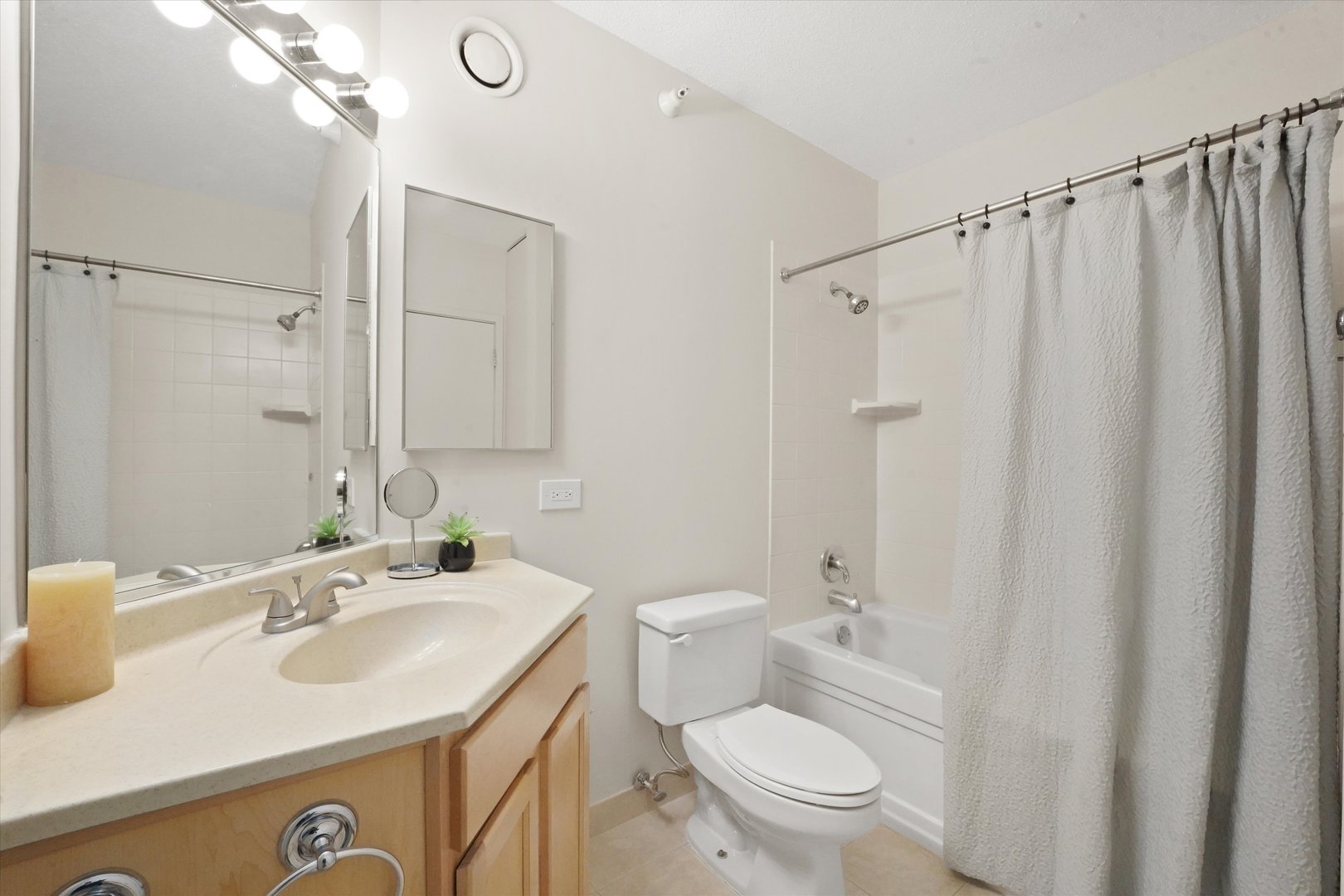 222 N Columbus Drive Unit: 1901