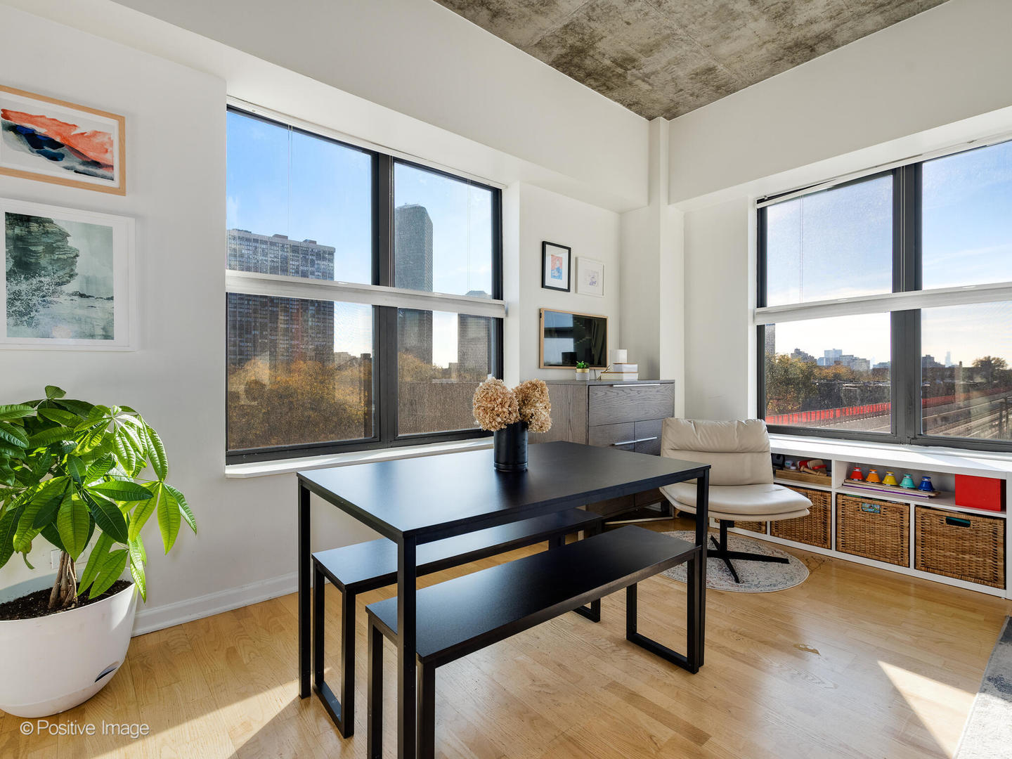 1122 W Catalpa Avenue Unit: 501