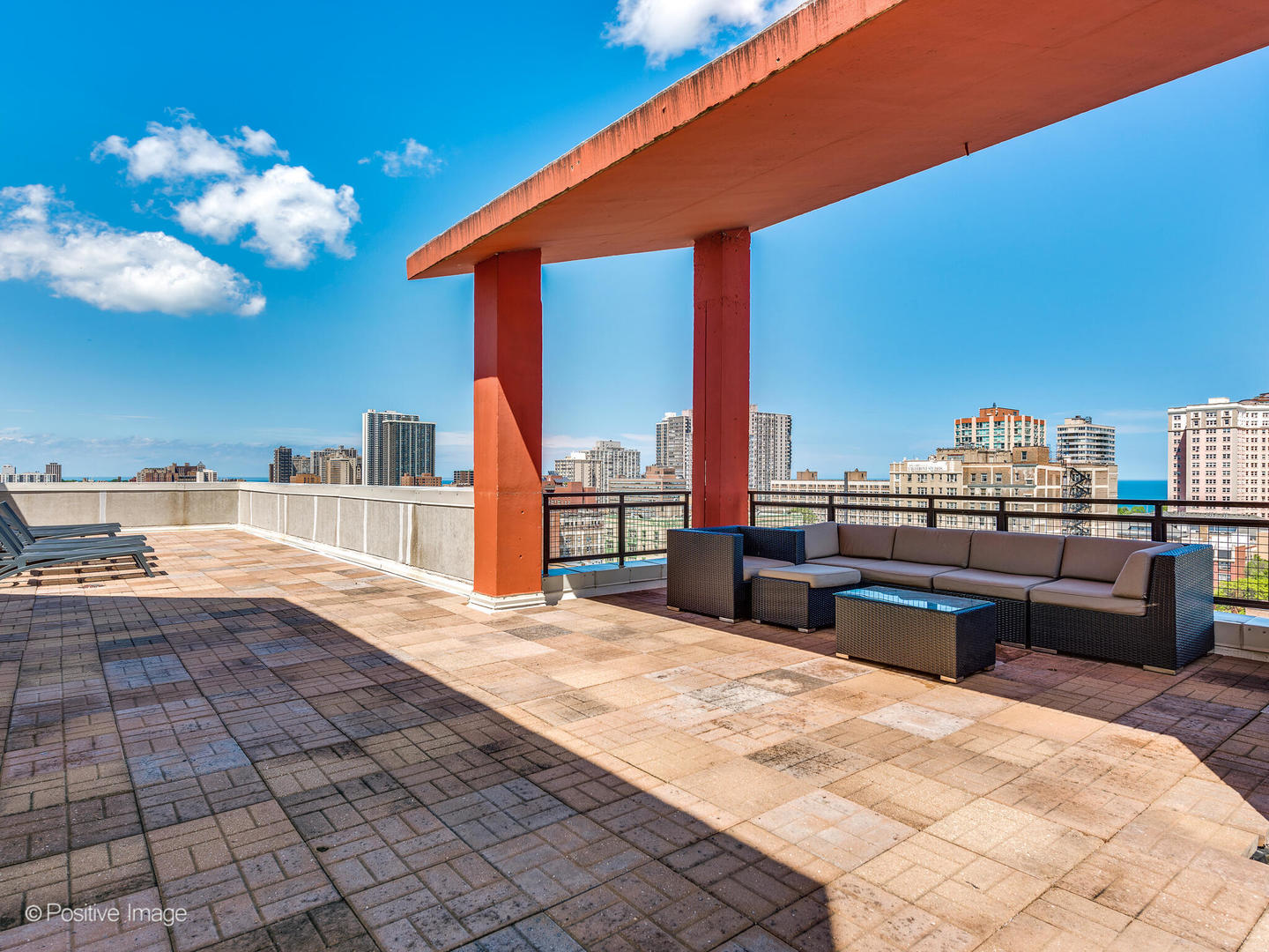 1122 W Catalpa Avenue Unit: 501