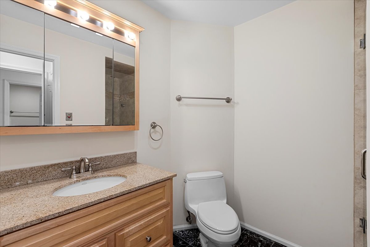 818 N Dearborn Street Unit: BF