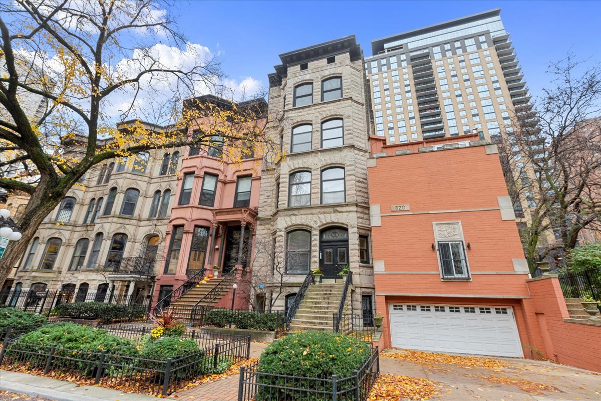 818 N Dearborn Street Unit: BF