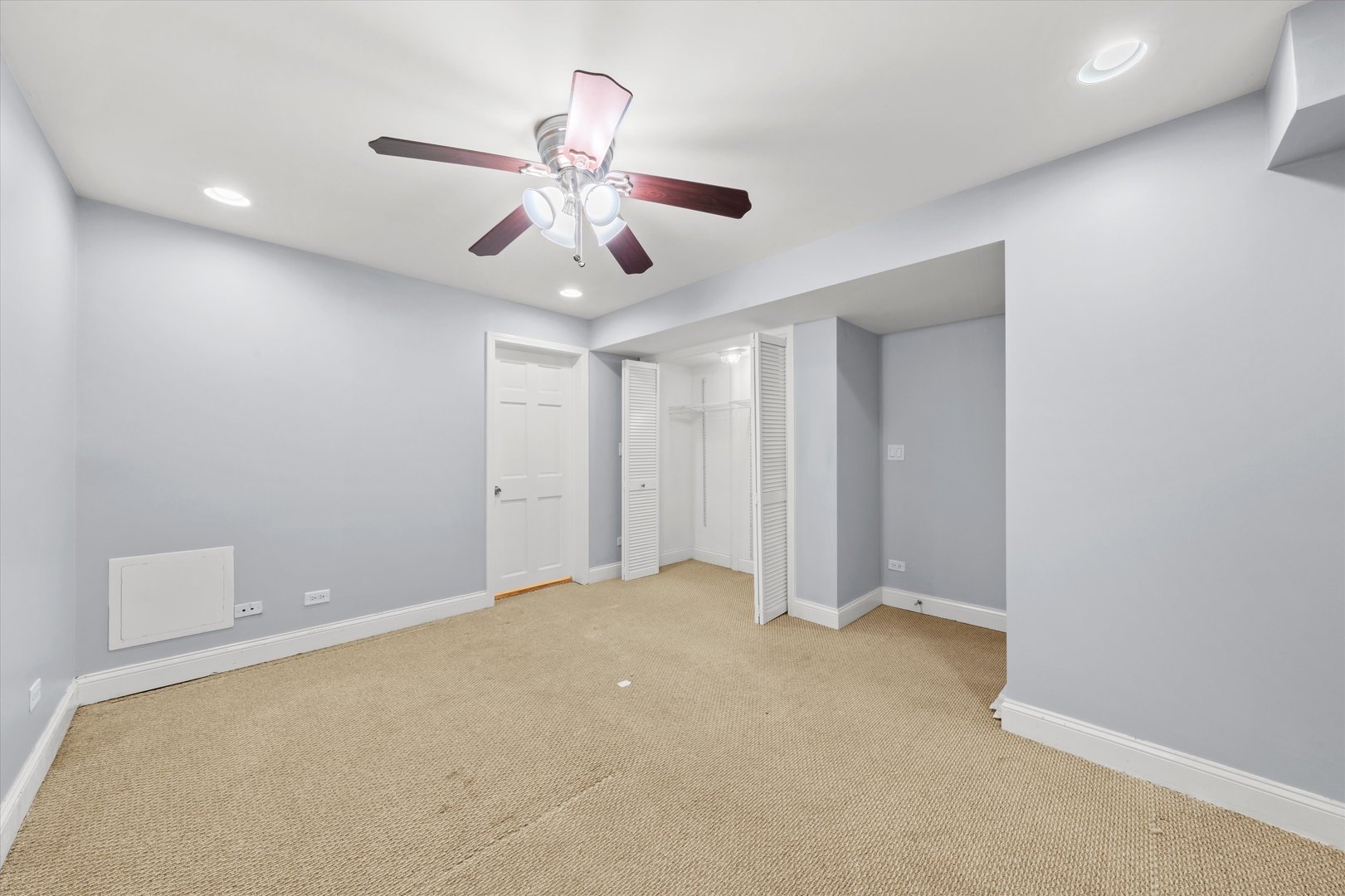 3331 W Schubert Avenue Unit: 1
