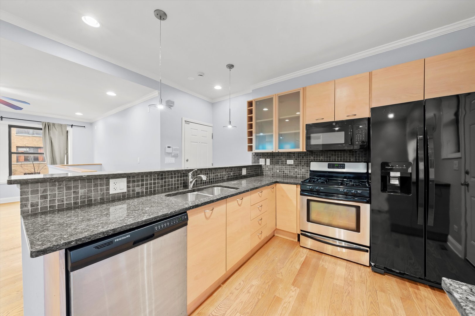 3331 W Schubert Avenue Unit: 1