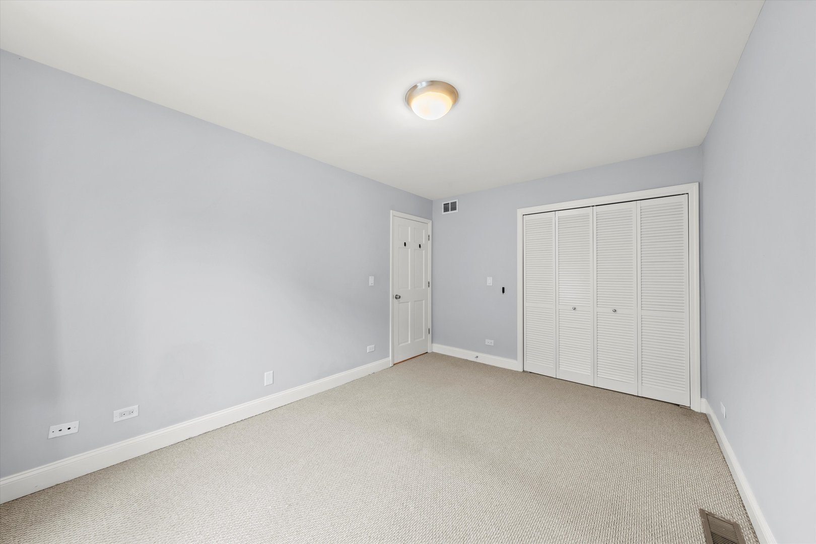 3331 W Schubert Avenue Unit: 1
