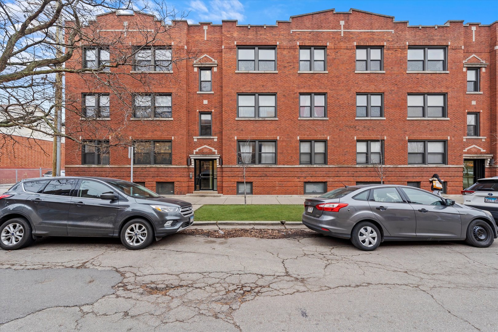 3331 W Schubert Avenue Unit: 1