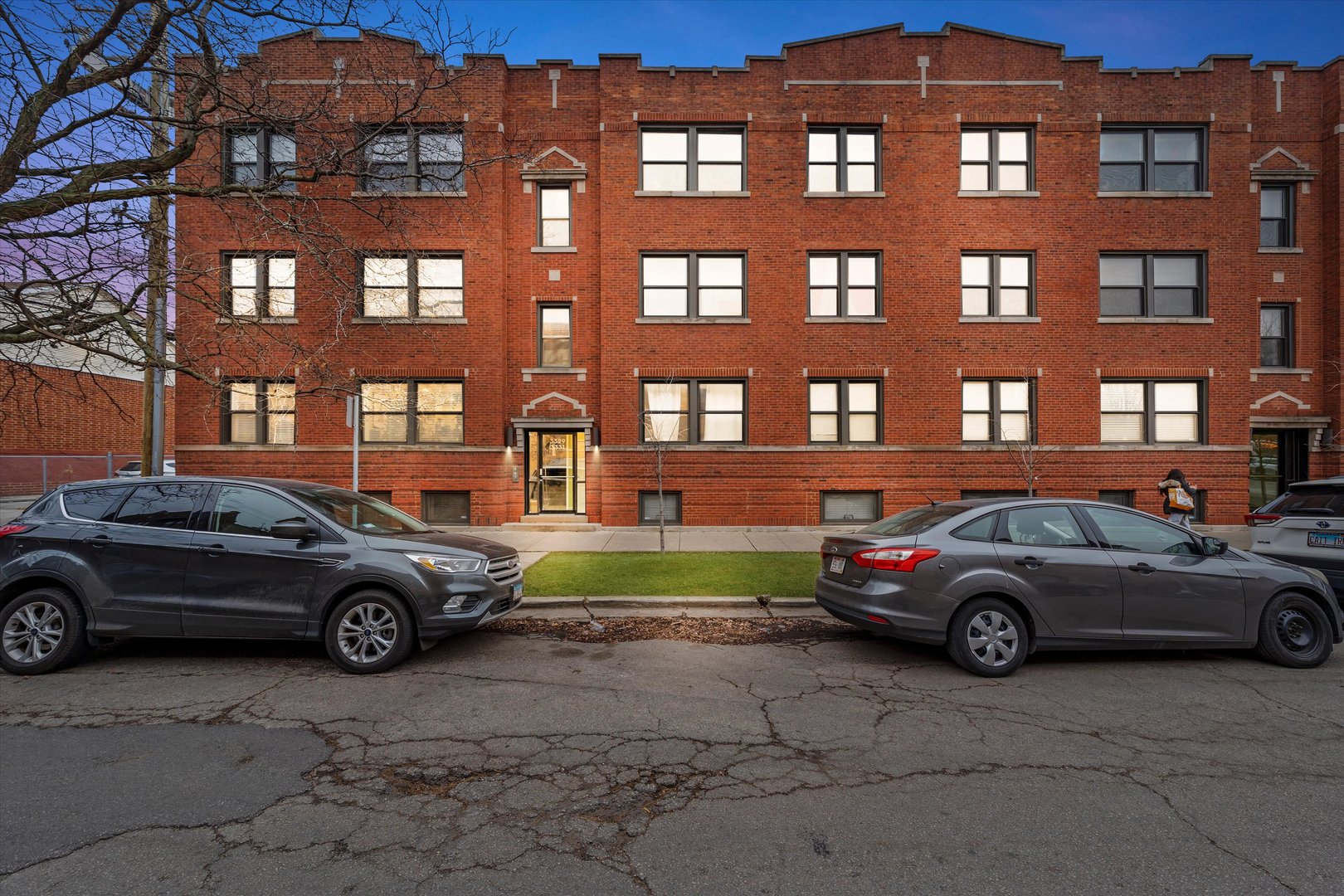 3331 W Schubert Avenue Unit: 1