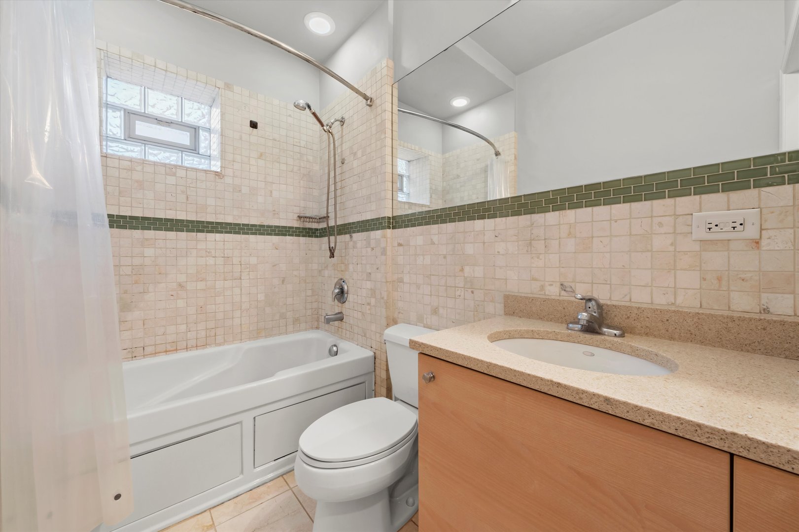 3331 W Schubert Avenue Unit: 1