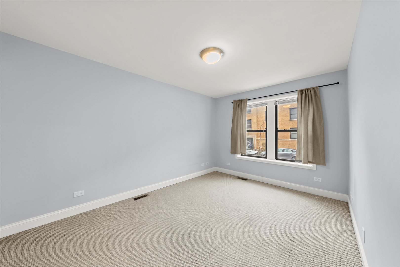 3331 W Schubert Avenue Unit: 1