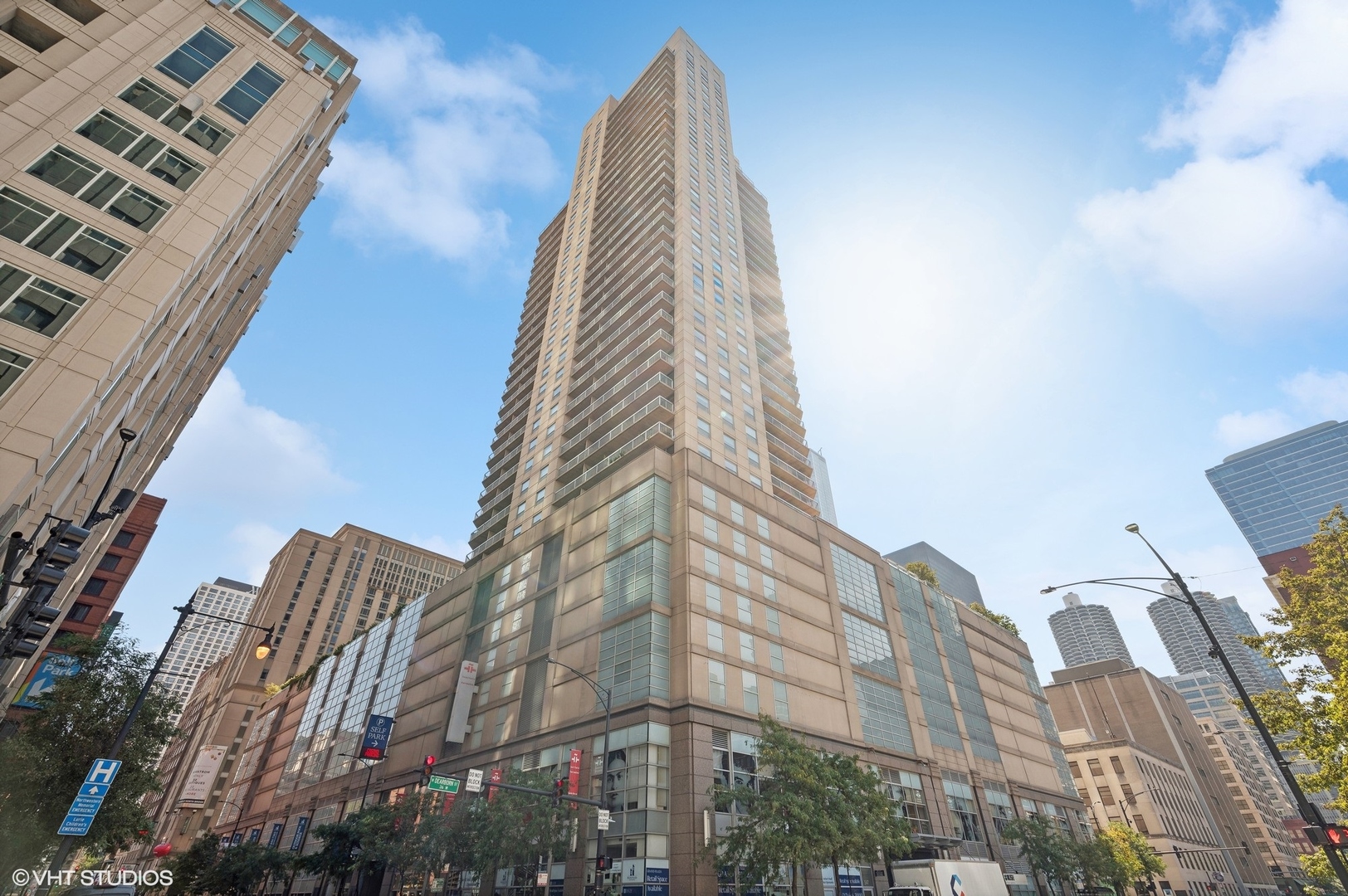 545 N Dearborn Street Unit: W3505
