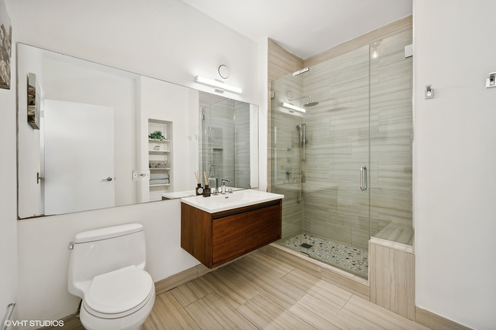 545 N Dearborn Street Unit: W3505