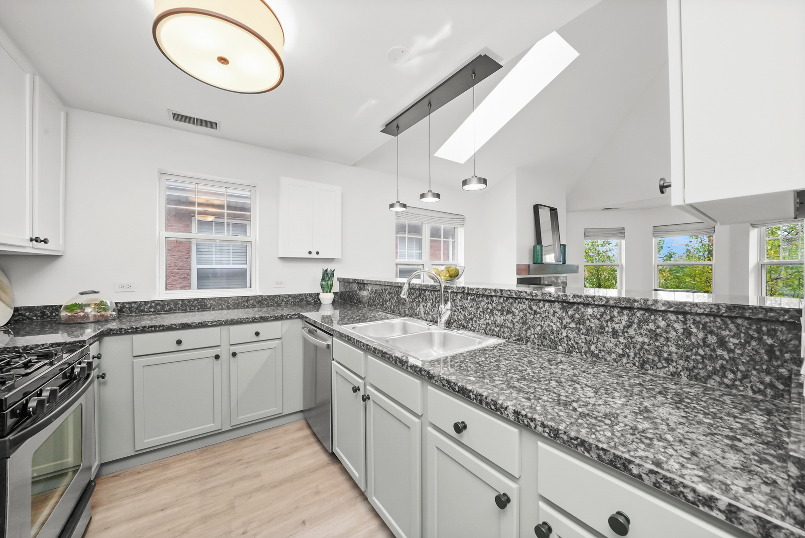 669 W Division Street Unit: C