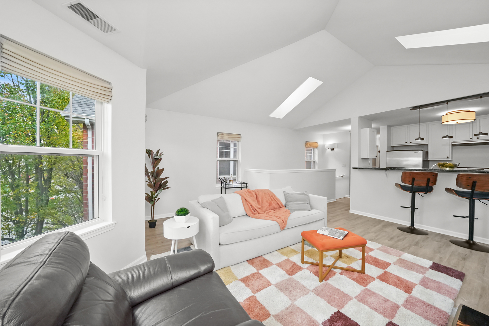 669 W Division Street Unit: C