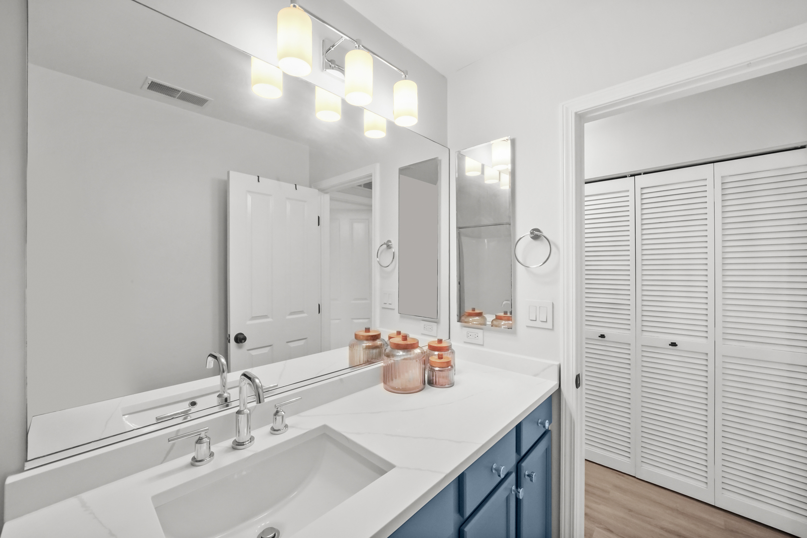 669 W Division Street Unit: C