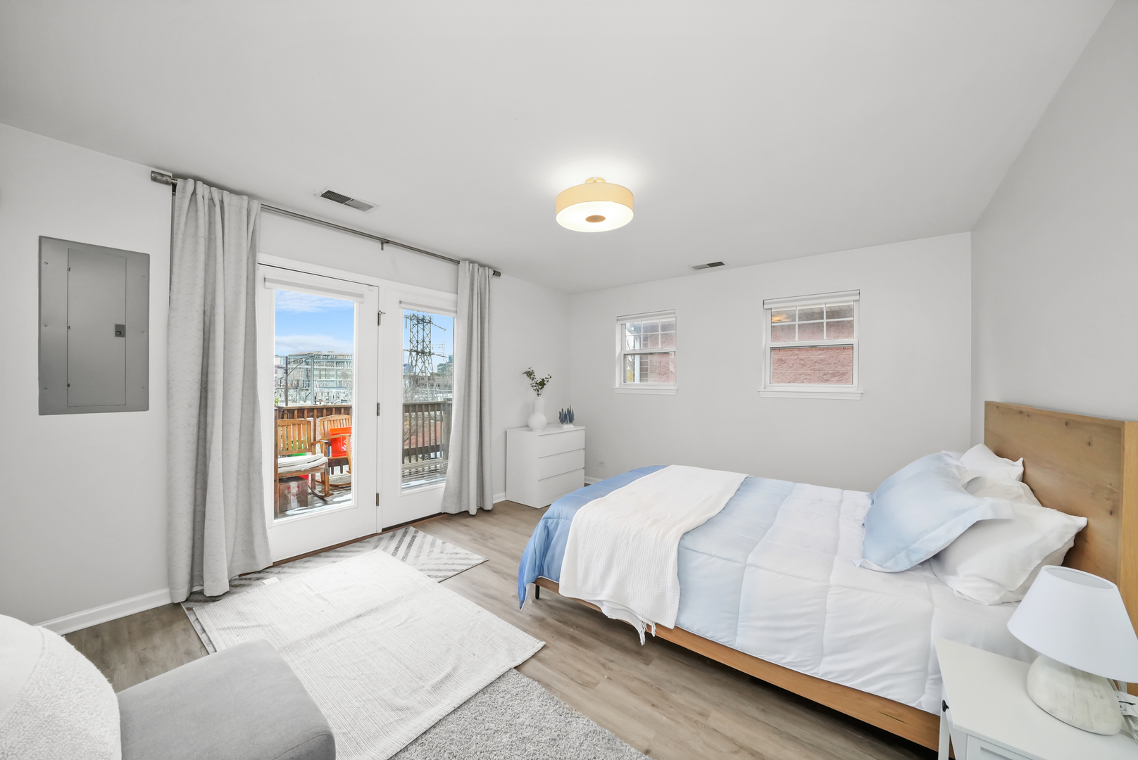 669 W Division Street Unit: C