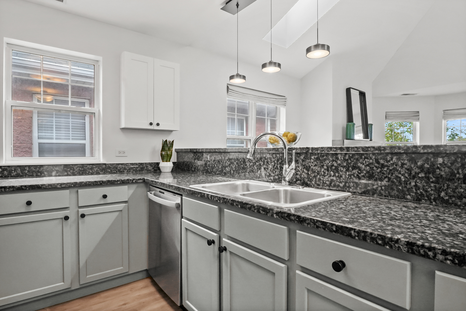 669 W Division Street Unit: C