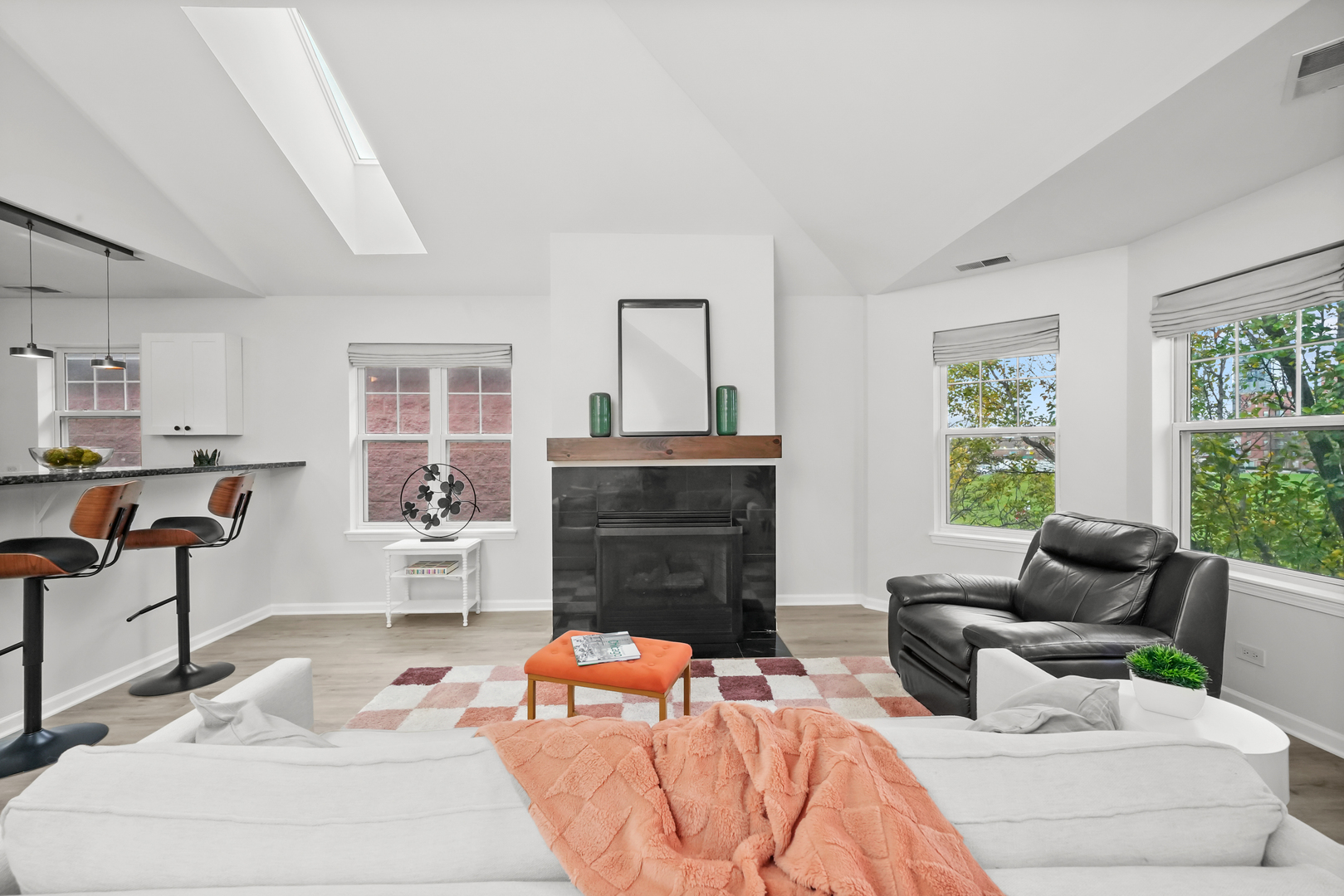 669 W Division Street Unit: C