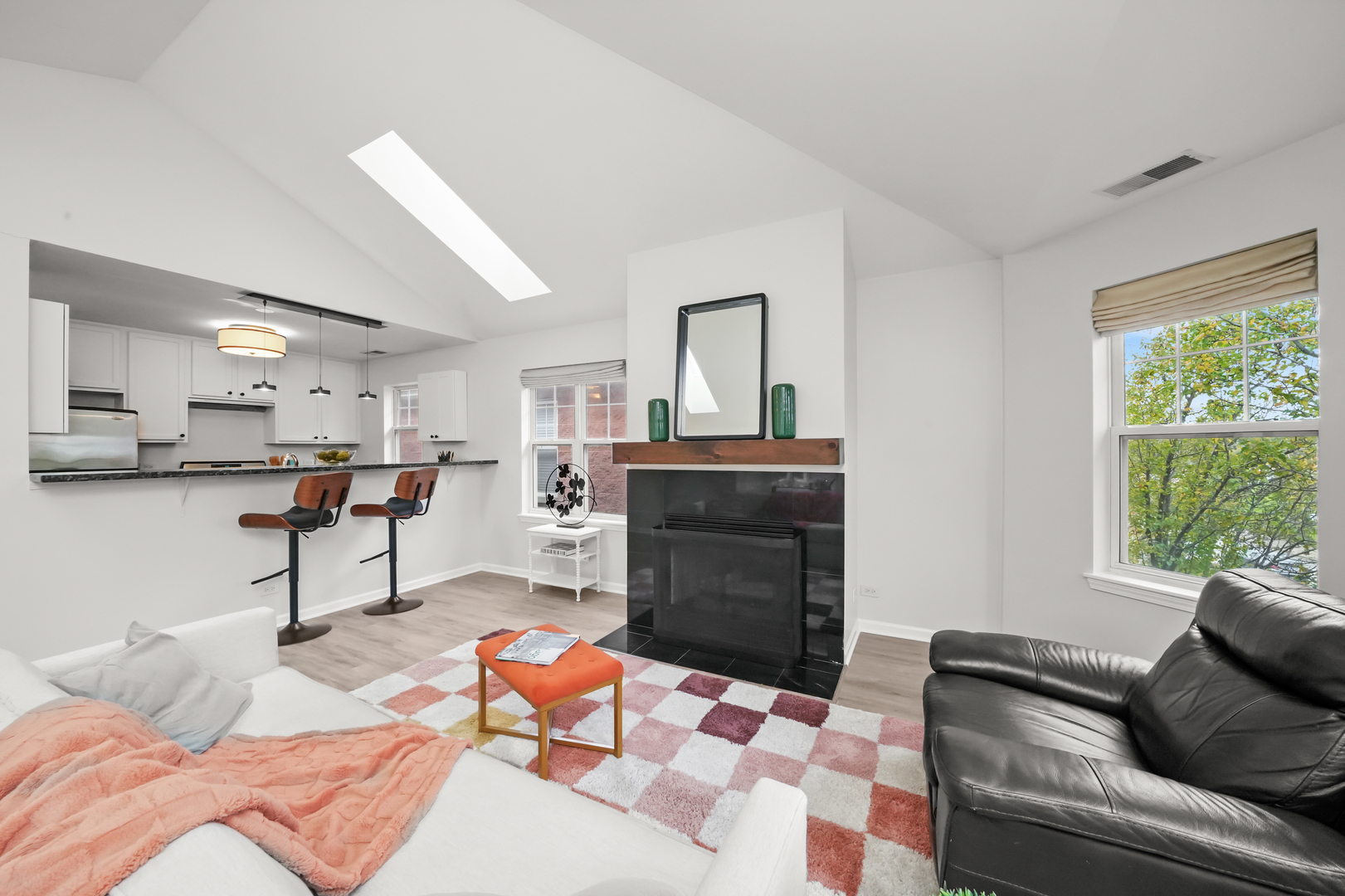 669 W Division Street Unit: C