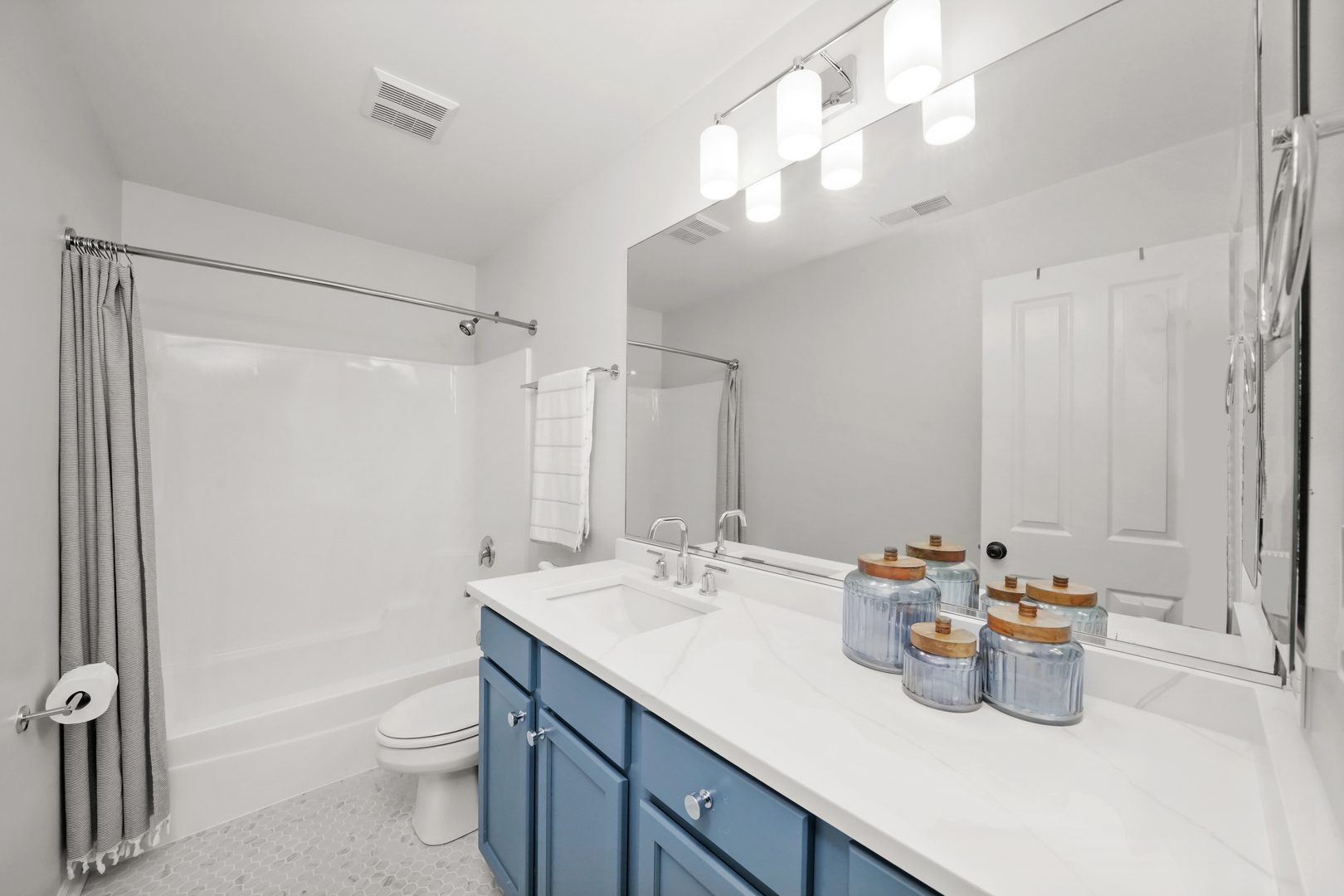 669 W Division Street Unit: C
