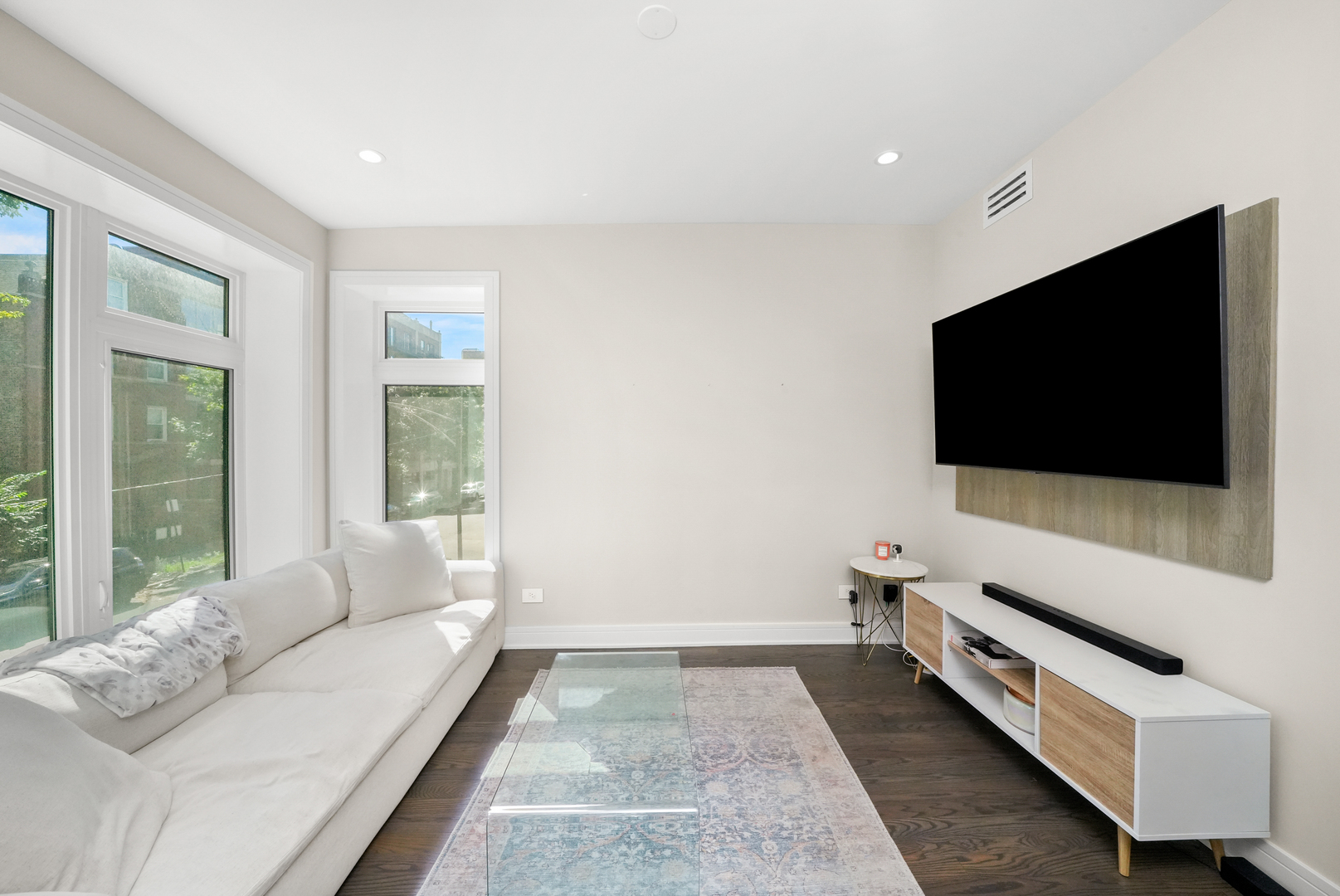834 N Marshfield Avenue Unit: 2