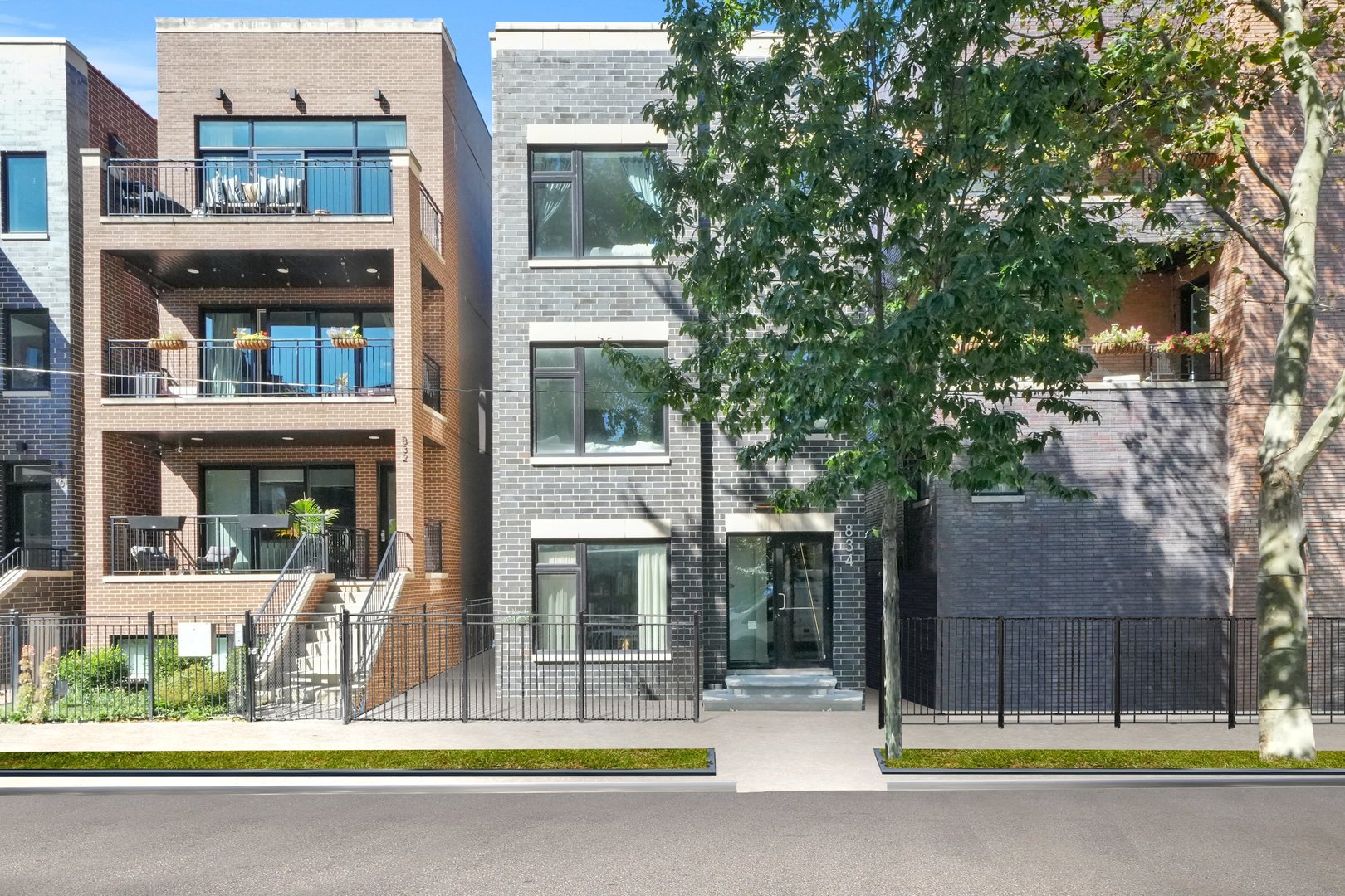 834 N Marshfield Avenue Unit: 2