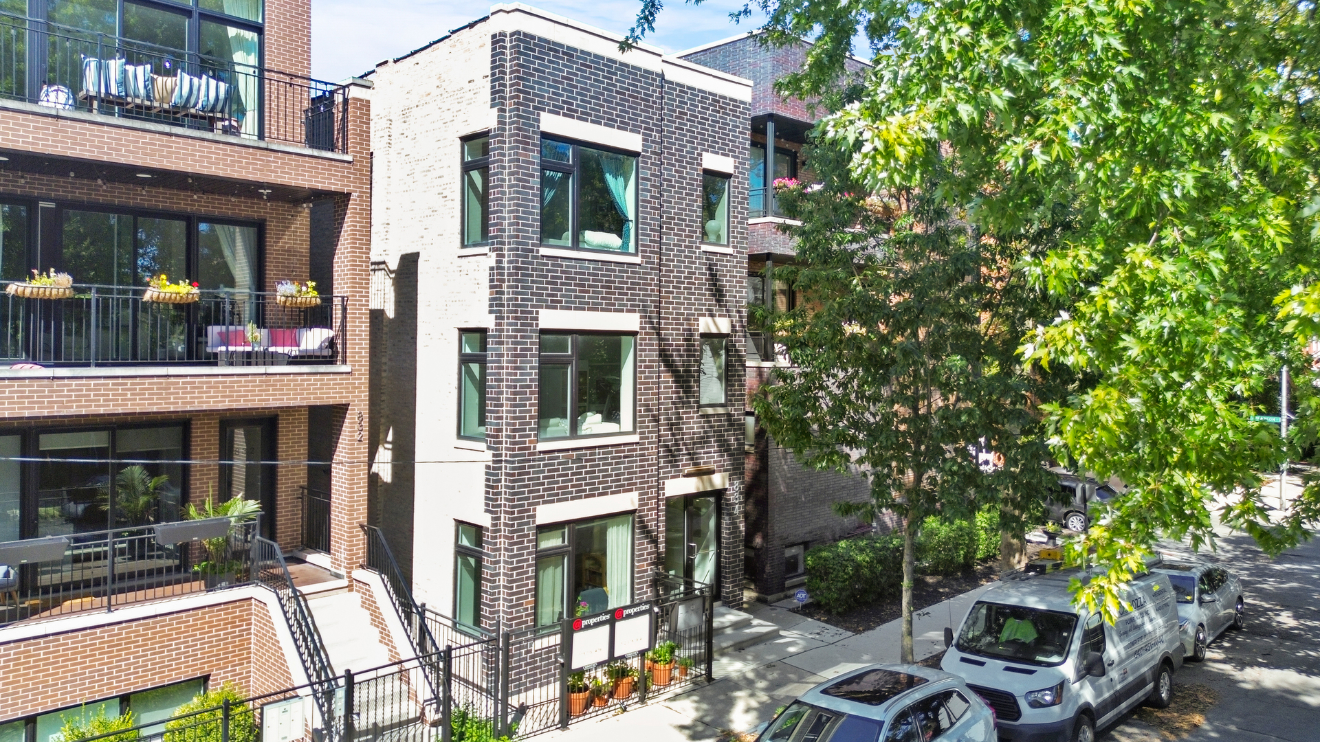 834 N Marshfield Avenue Unit: 2