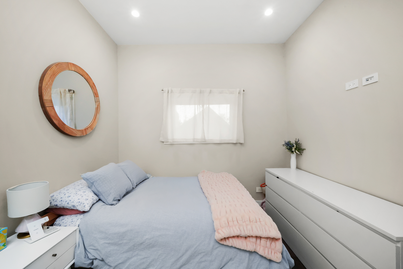 834 N Marshfield Avenue Unit: 2