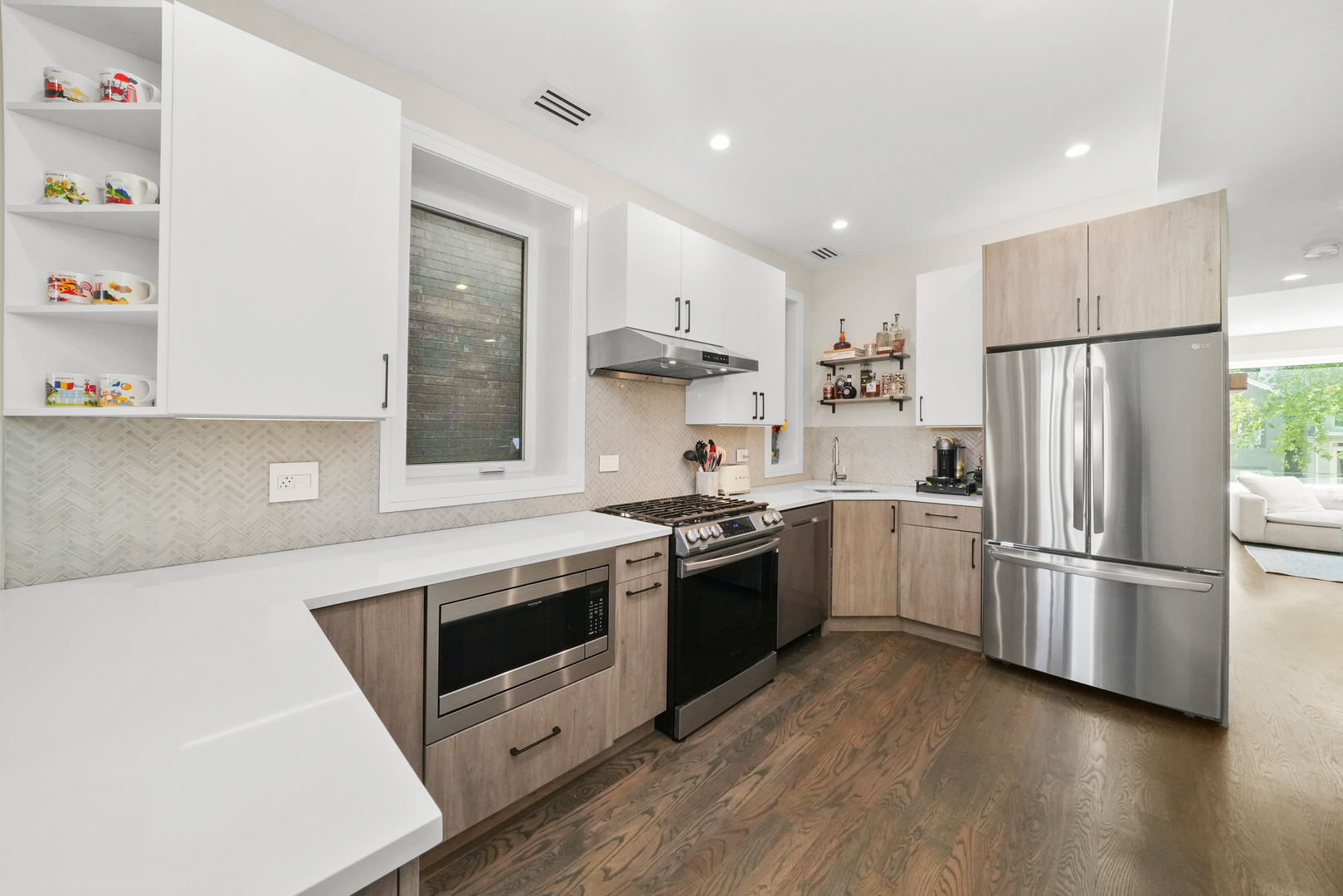 834 N Marshfield Avenue Unit: 2