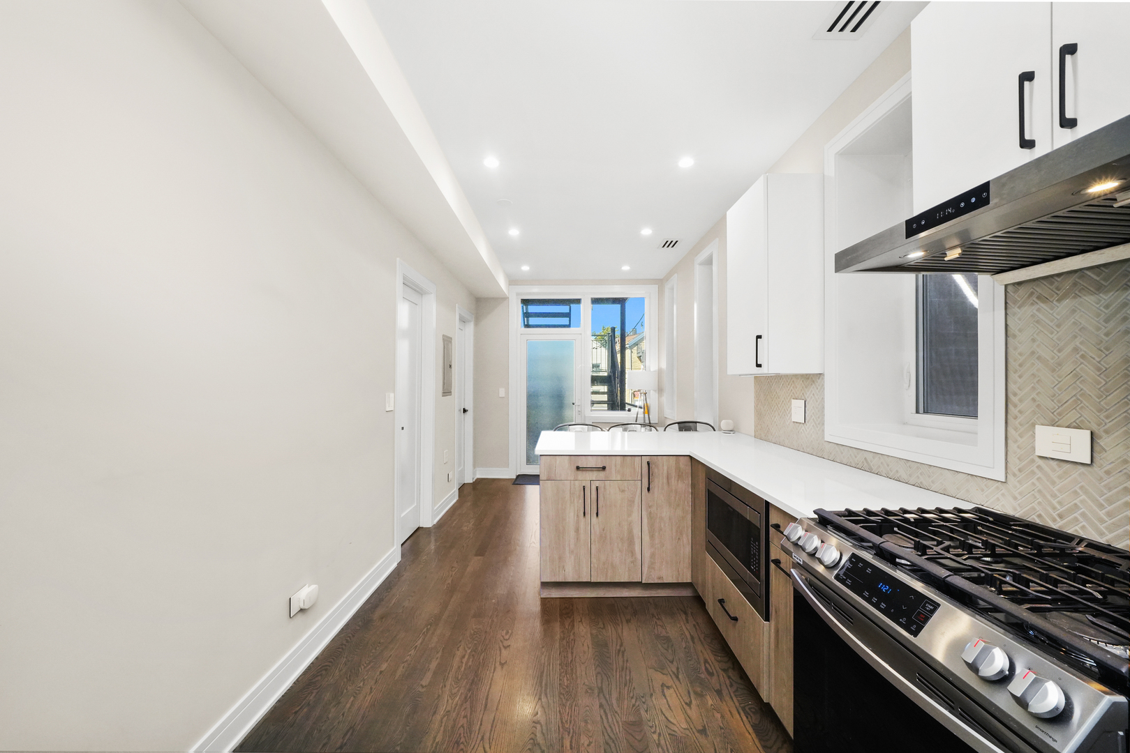 834 N Marshfield Avenue Unit: 2