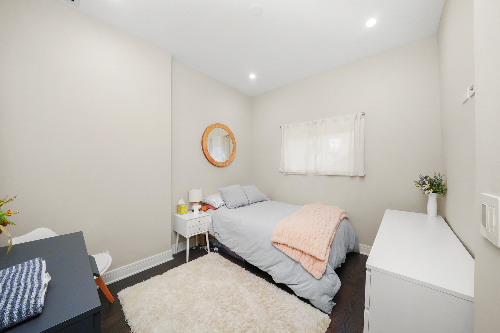 834 N Marshfield Avenue Unit: 2
