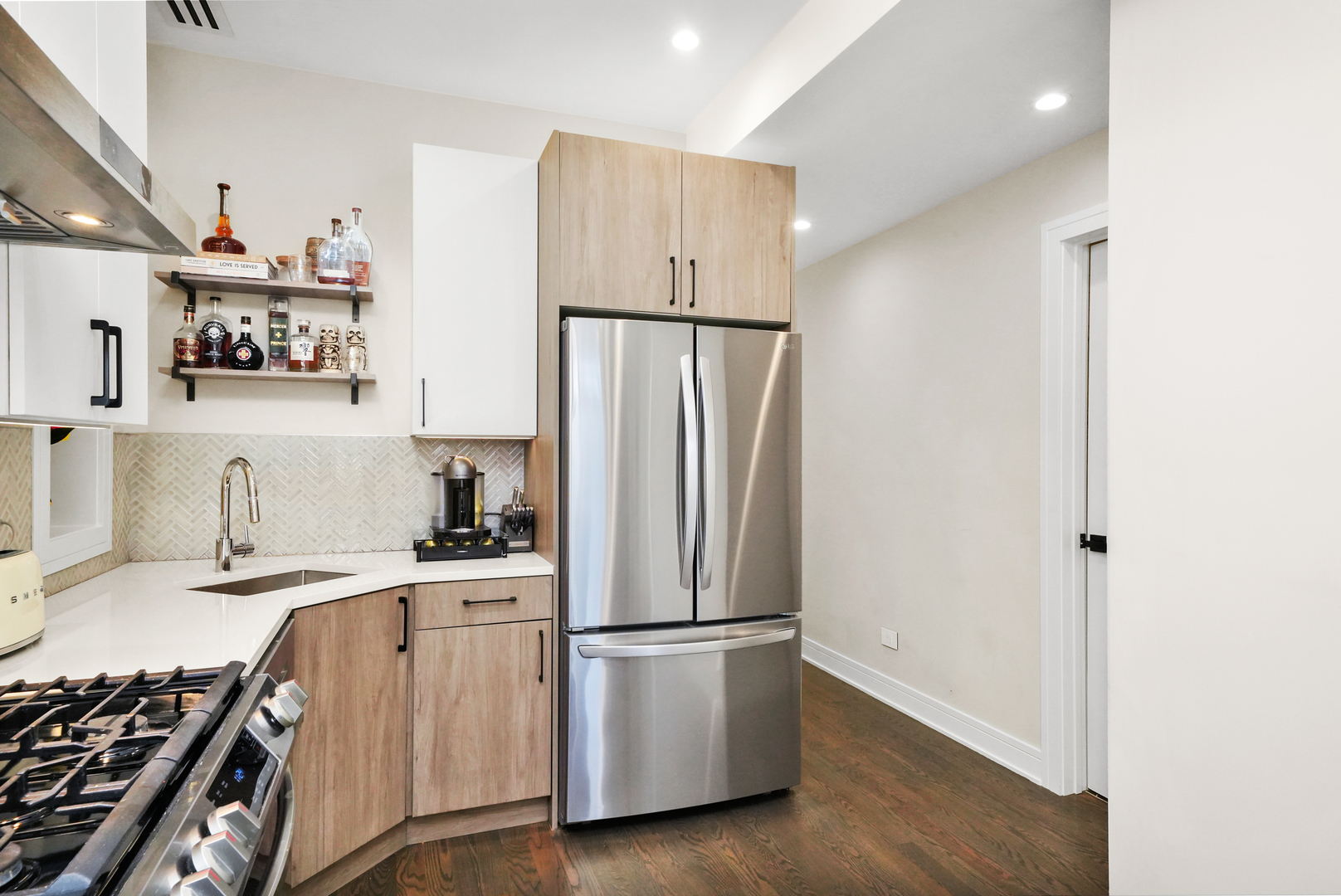 834 N Marshfield Avenue Unit: 2