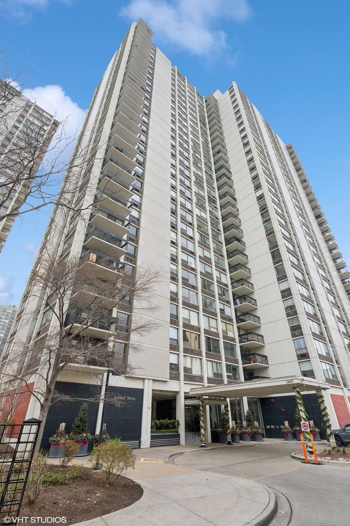 1460 N Sandburg Terrace Unit: 1103A