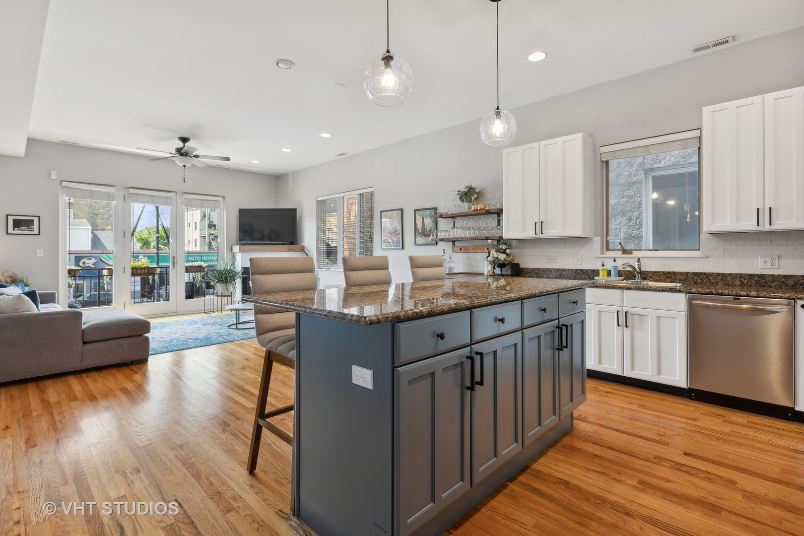 1702 W NORTH Avenue Unit: B2