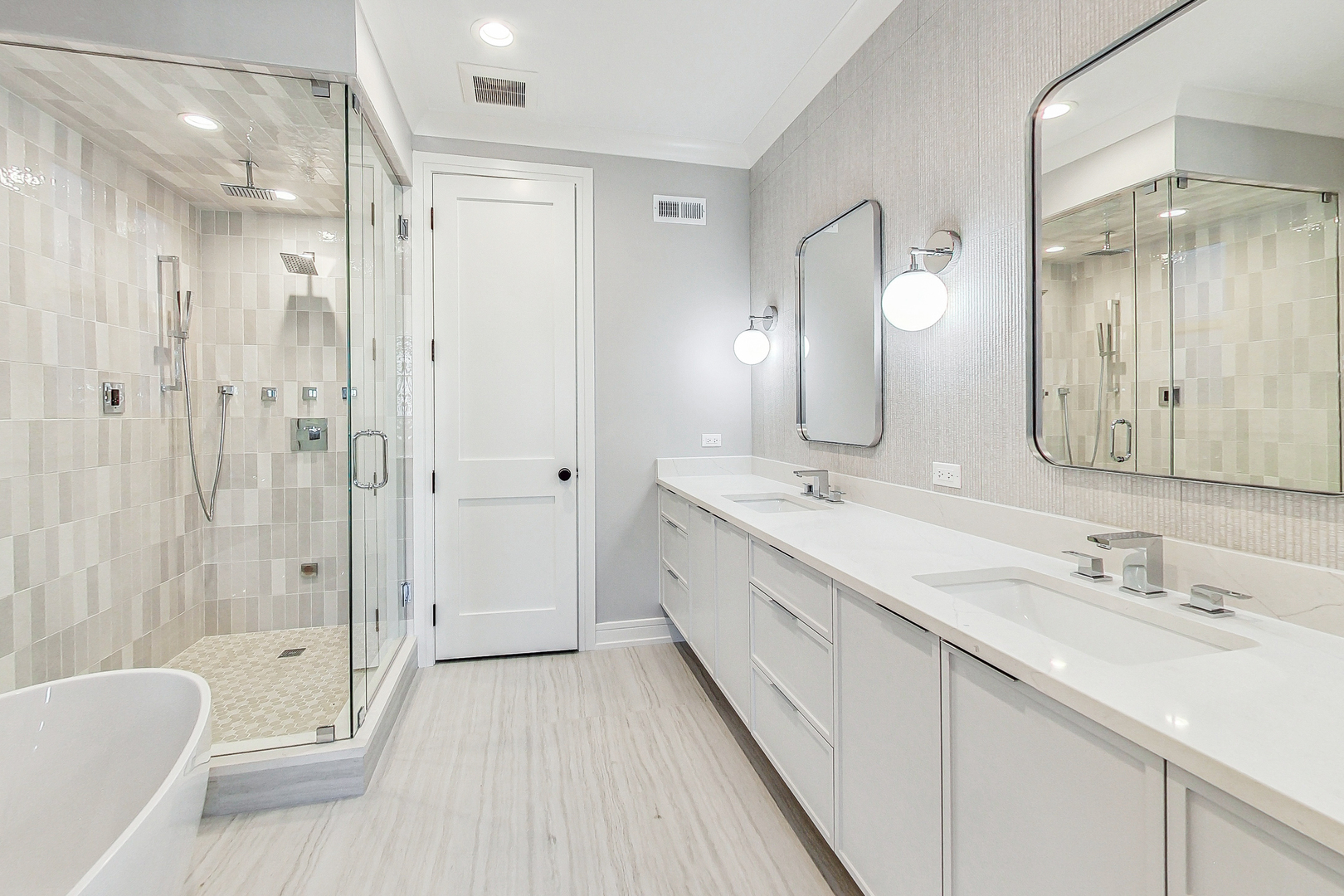 1738 W SUPERIOR Street