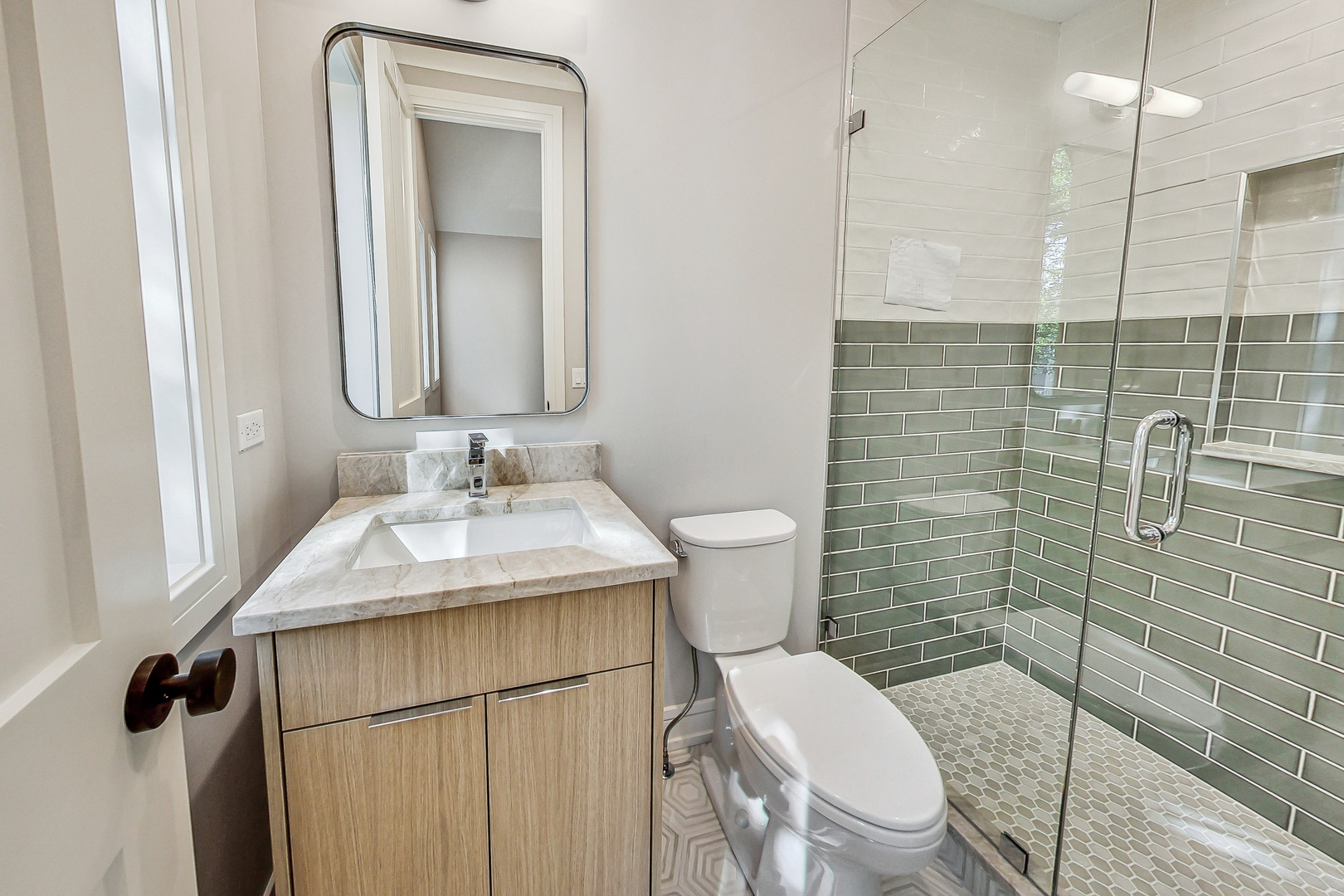 1738 W SUPERIOR Street